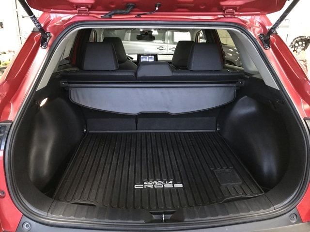 2022 Toyota Corolla Cross LE photo 5