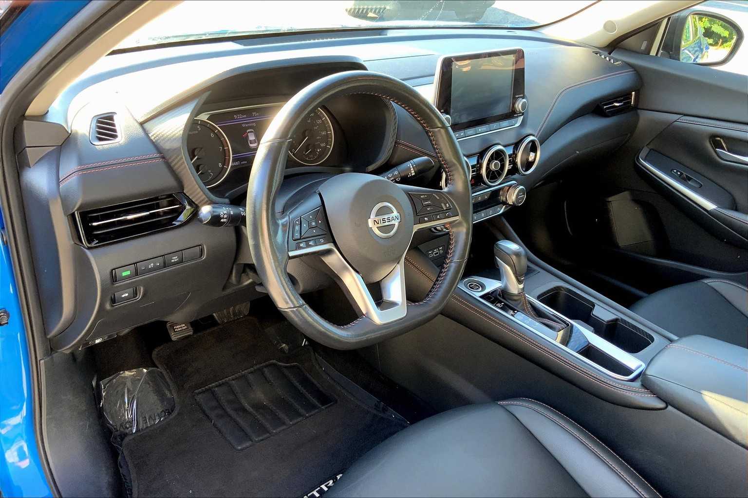 2022 Nissan Sentra SR photo 17