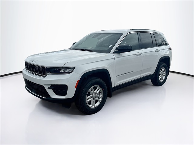 2025 Jeep Grand Cherokee Laredo photo 2