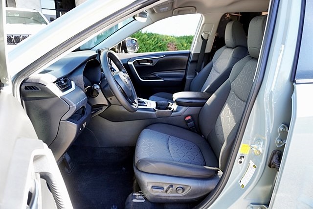 Used 2021 Gray Toyota XLE image 13