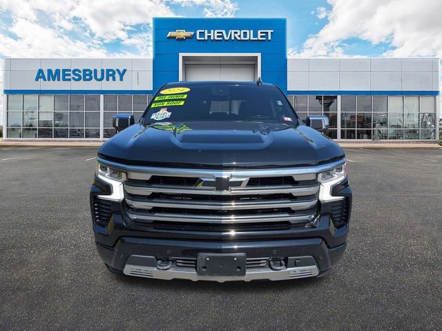 2024 Chevrolet Silverado 1500 High Country photo 2