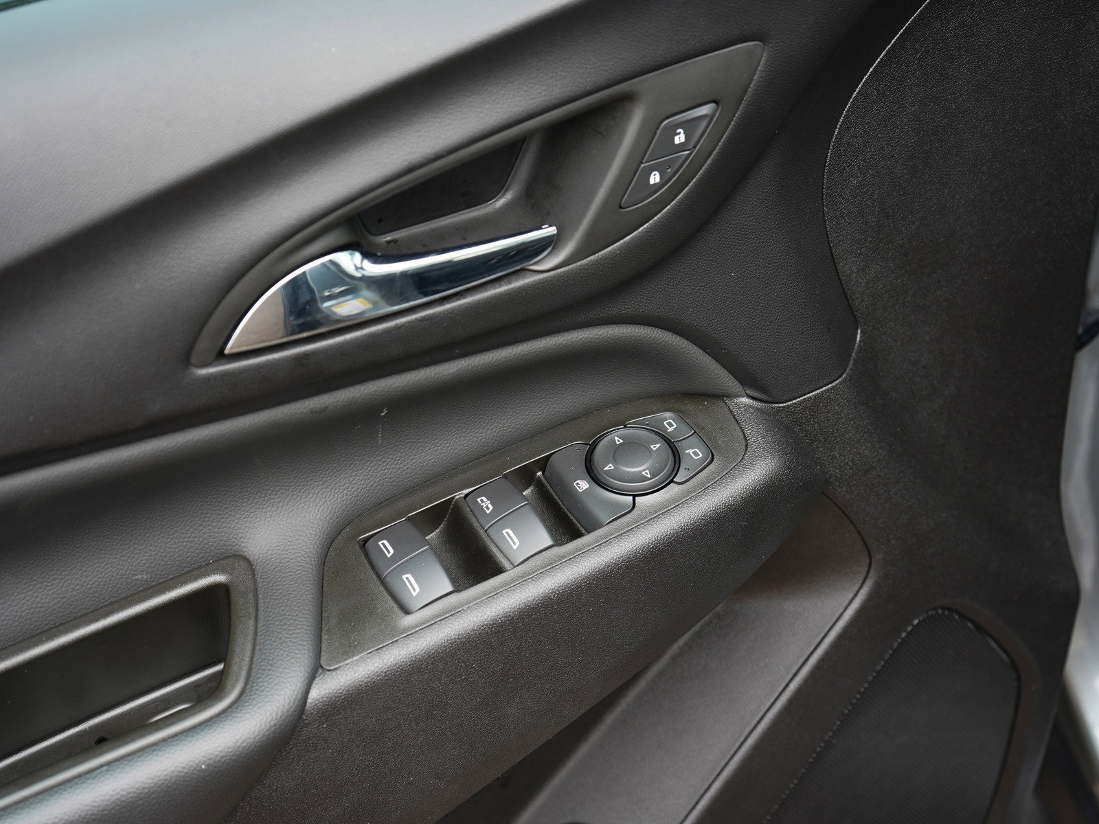 2024 Chevrolet Equinox LT photo 19