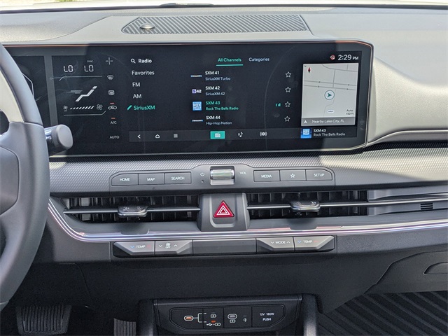 2025 Kia K4 GT-Line photo 16