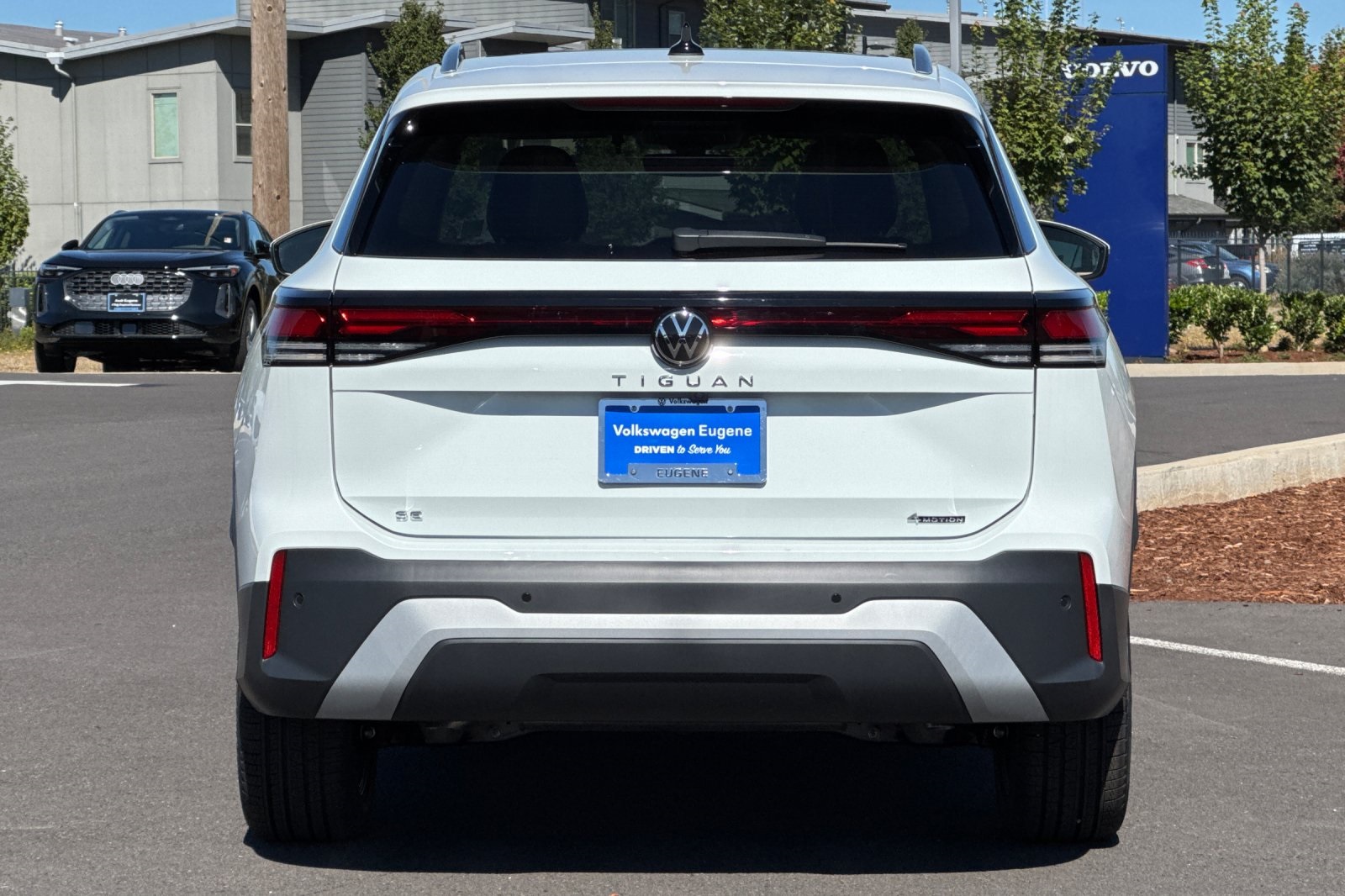 2025 Volkswagen Tiguan SE photo 2