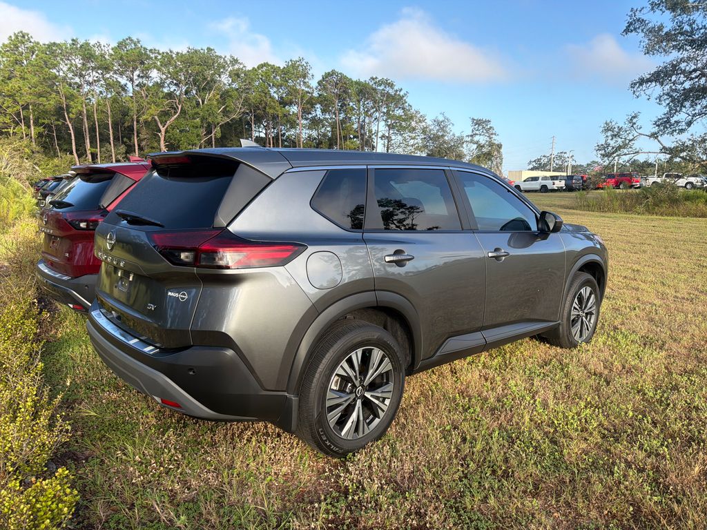 2023 Nissan Rogue SV photo 3