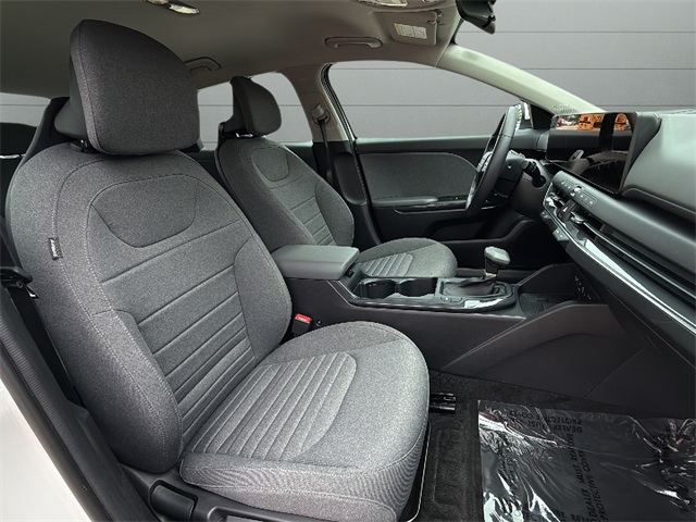 2025 Kia K4 EX photo 14