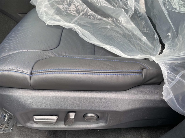 2025 Toyota Tundra Platinum CrewMax photo 9
