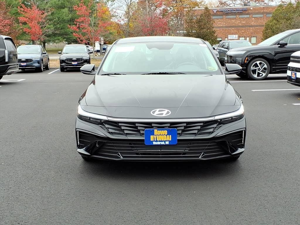2026 Hyundai Elantra SE photo 2