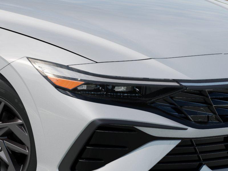 New 2025 White Hyundai Blue image 9