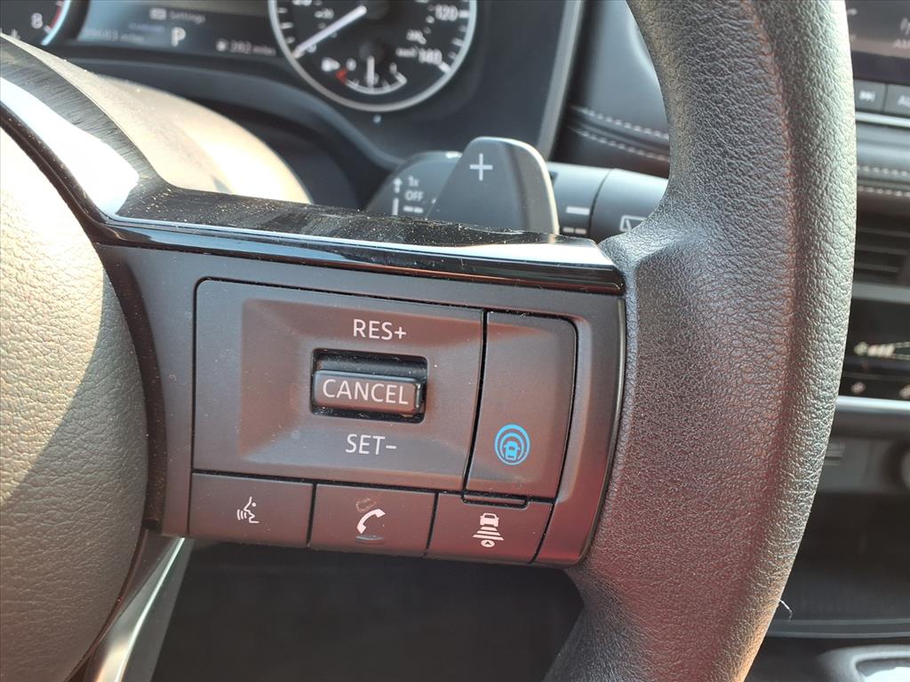 2023 Nissan Rogue SV photo 16