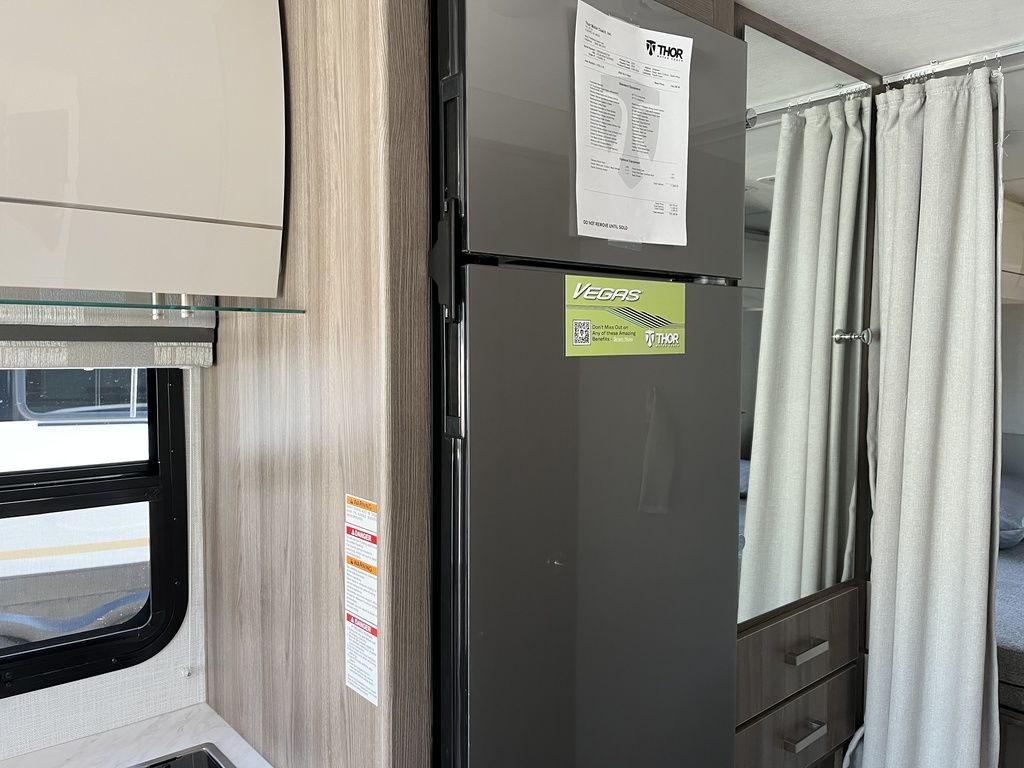 2026 Ford E-450 photo 5