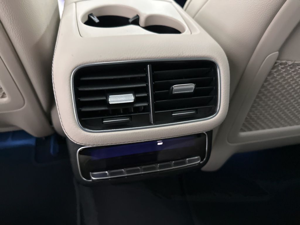 2026 Mercedes Benz GLS 450 4MATIC photo 17