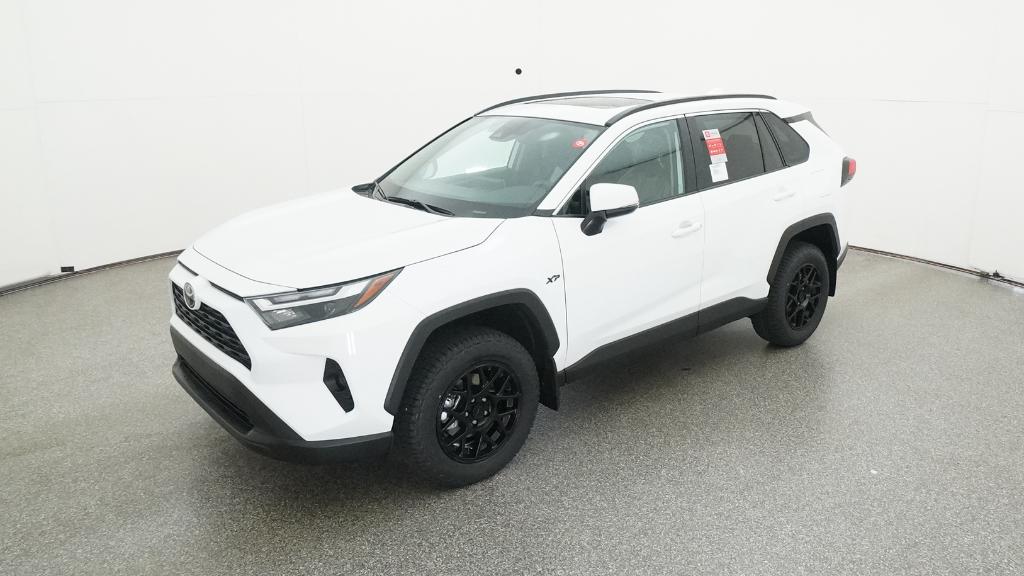 2025 Toyota RAV4 XLE's photo