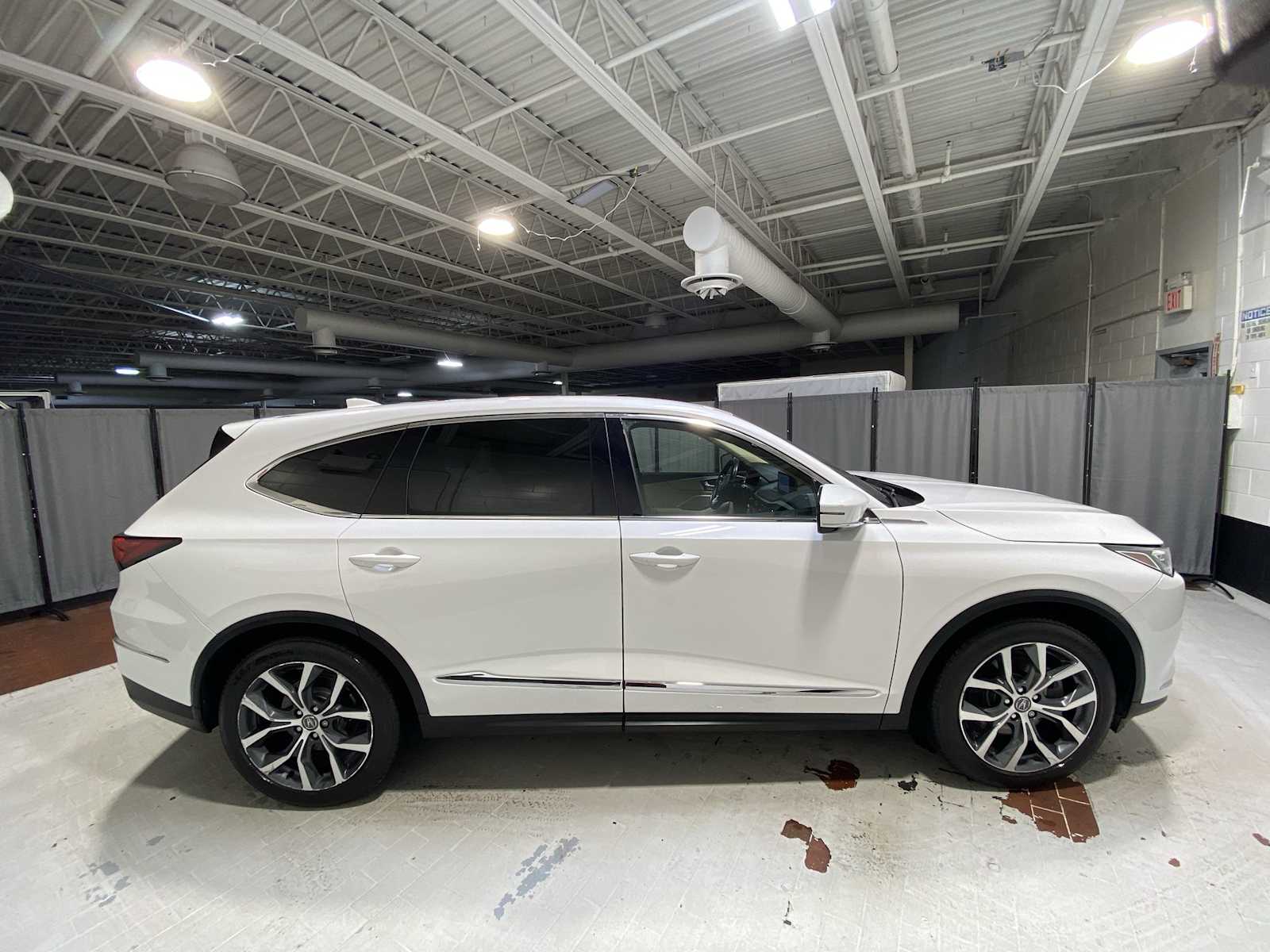 2023 Acura MDX Technology SH-AWD photo 25