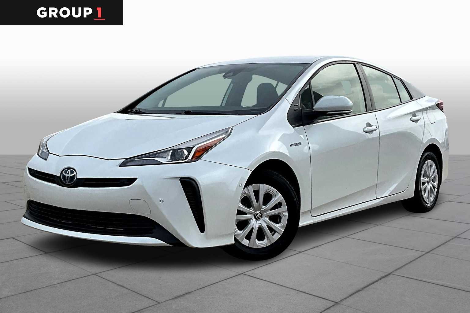 2021 Toyota Prius LE's photo