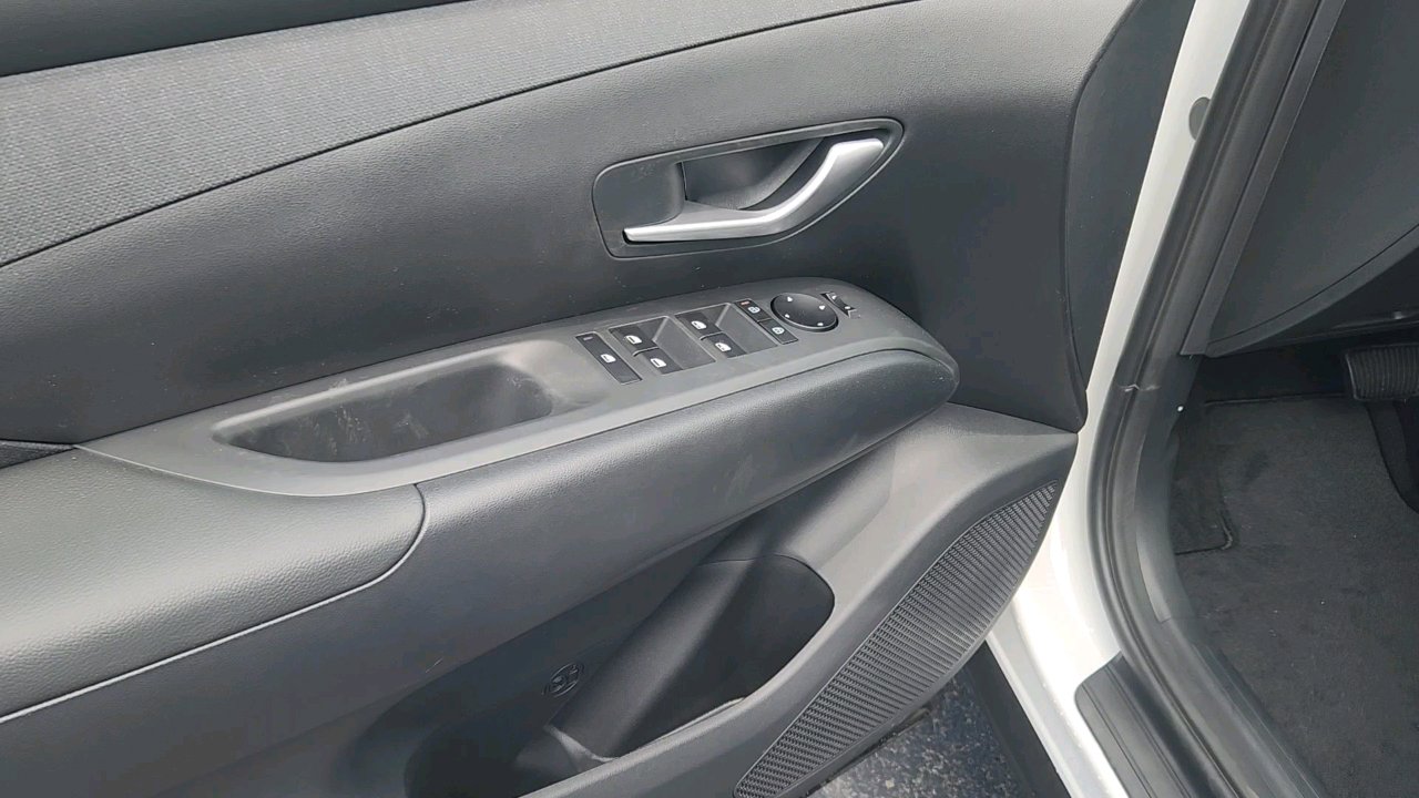 2025 Hyundai Tucson Hybrid SEL Convenience photo 13