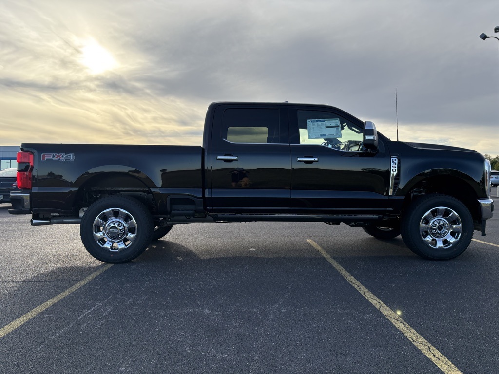 2026 Ford F-350 Lariat photo 4