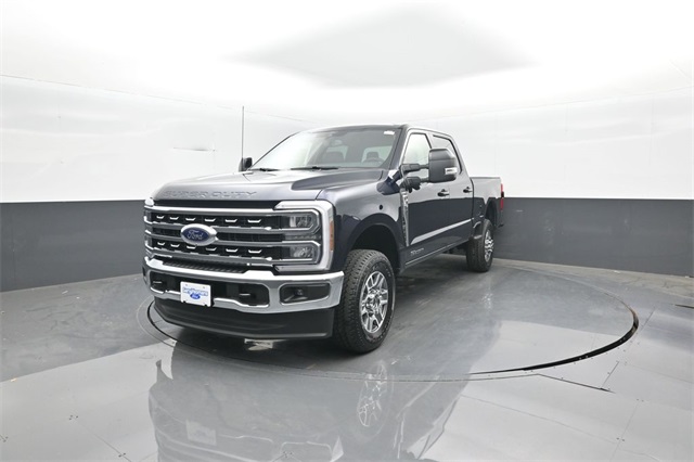 2025 Ford F-350 Lariat photo 3