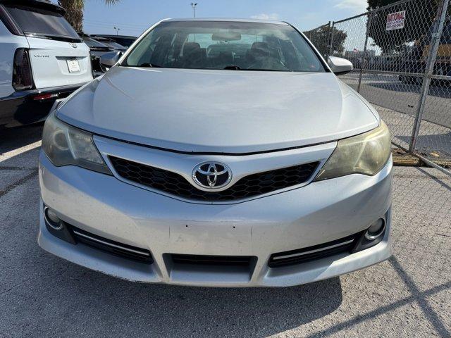 2014 Toyota Camry LE photo 4