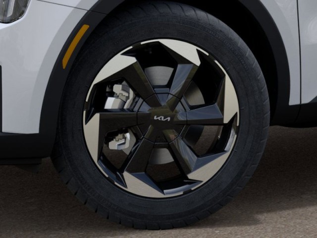 New 2025 Snow White Pearl Kia EX image 9