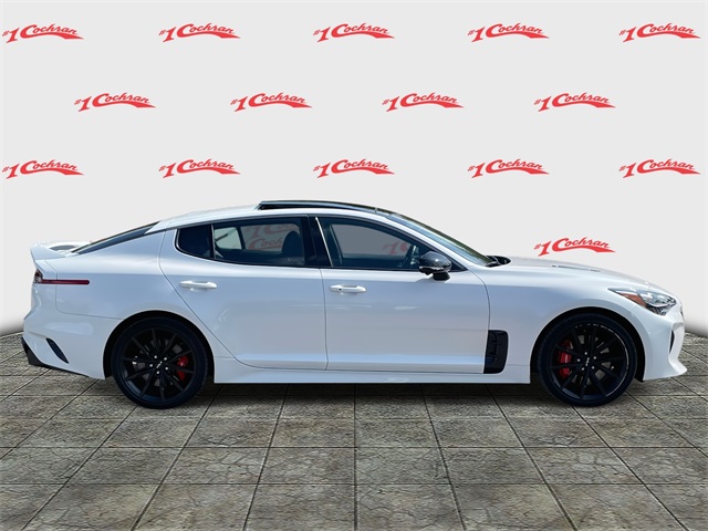 2022 Kia Stinger GT2 photo 2