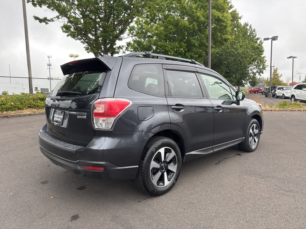 2017 Subaru Forester 2.5i Premium photo 4