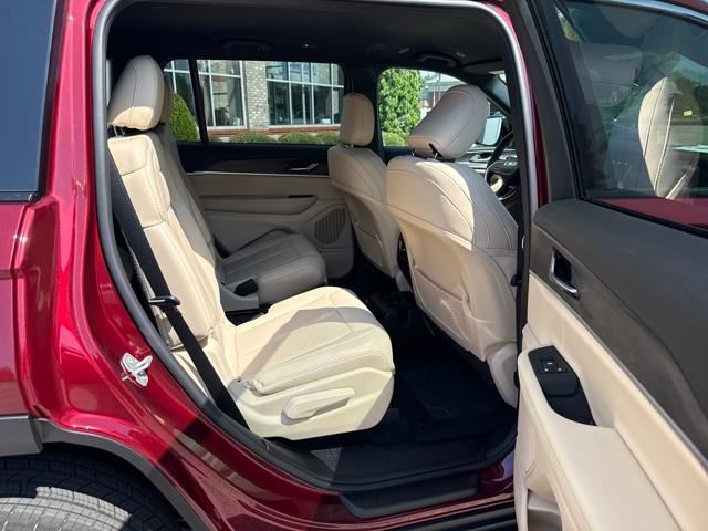 2025 Jeep Grand Cherokee Limited photo 21