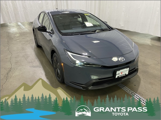 2026 Toyota Prius LE's photo