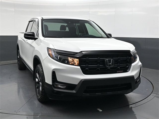 2024 Honda Ridgeline Sport photo 2