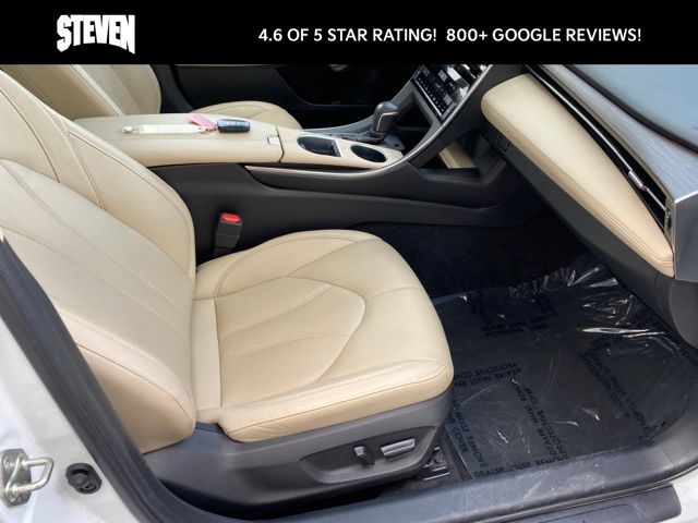 2020 Toyota Avalon XLE photo 12