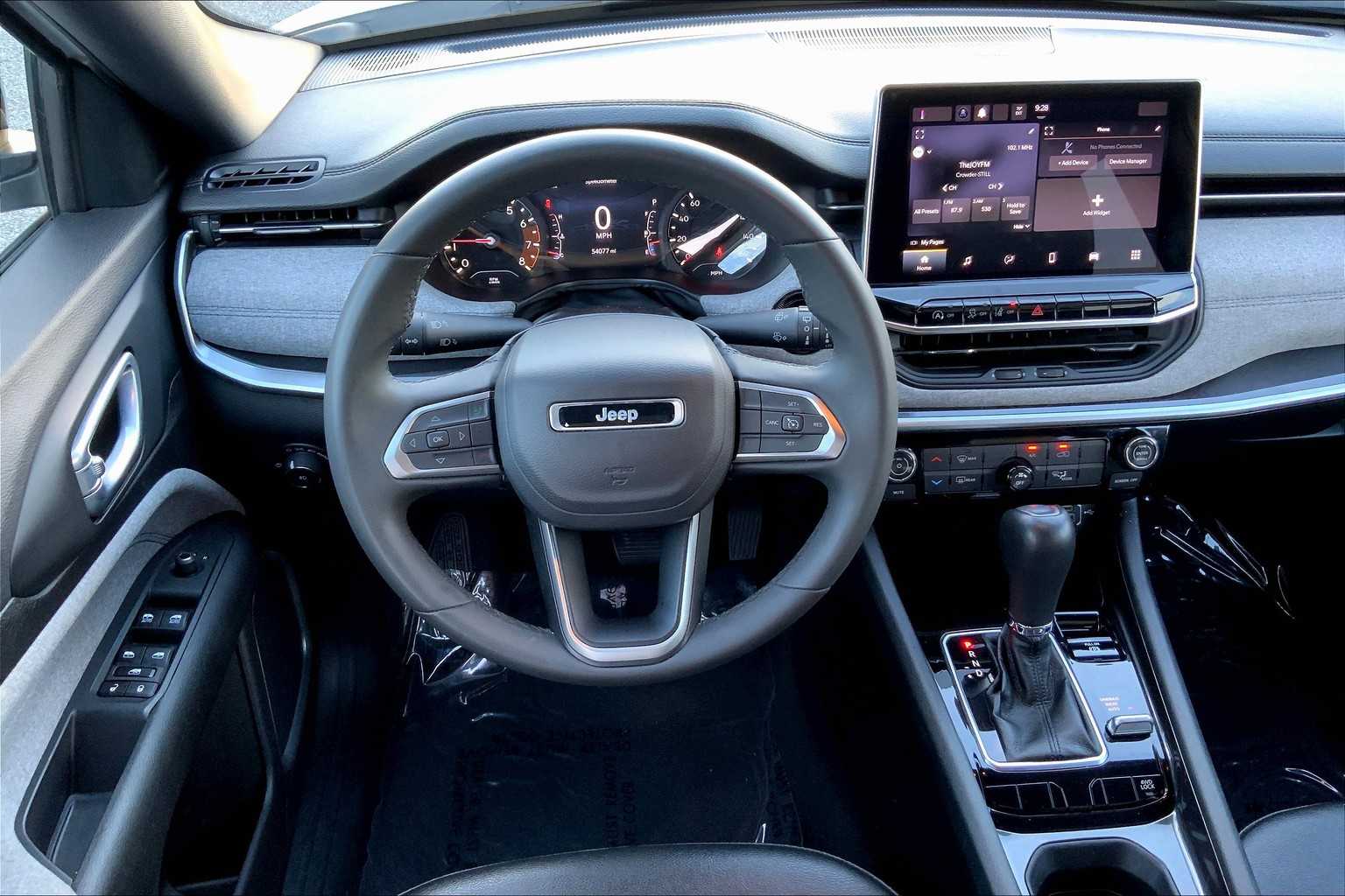 2024 Jeep Compass Latitude photo 5