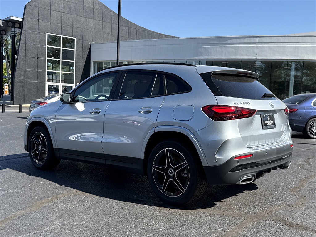 2025 Mercedes Benz GLA 250 photo 2