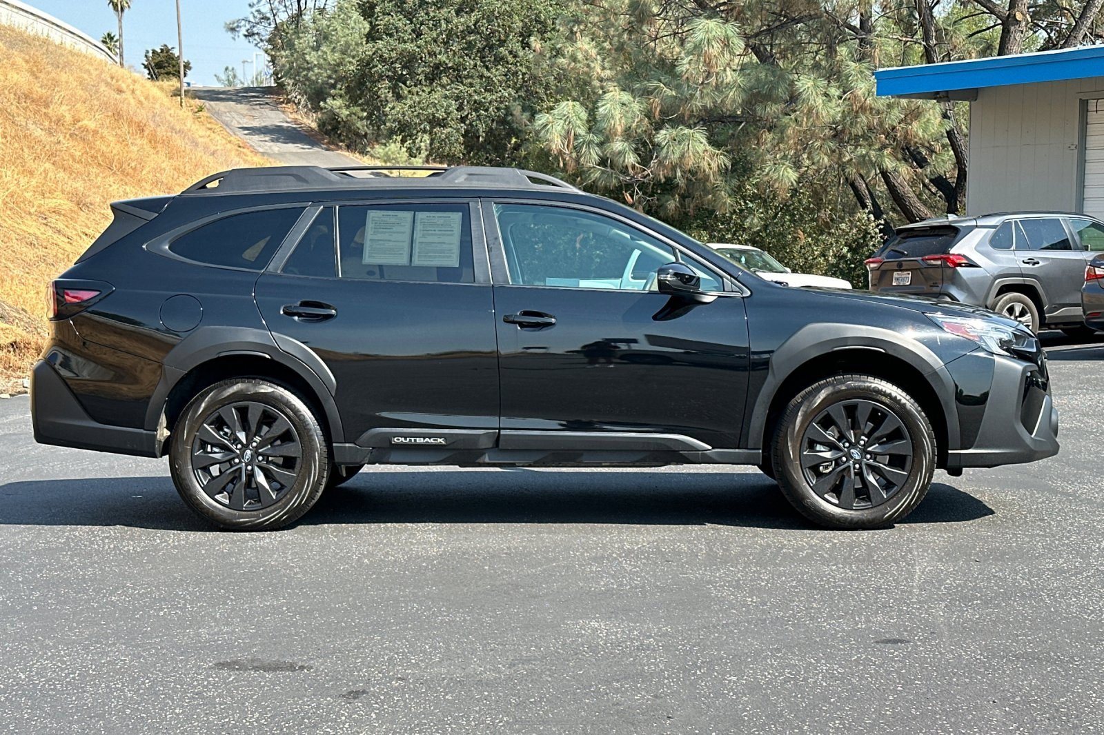 2025 Subaru Outback Onyx Edition photo 3
