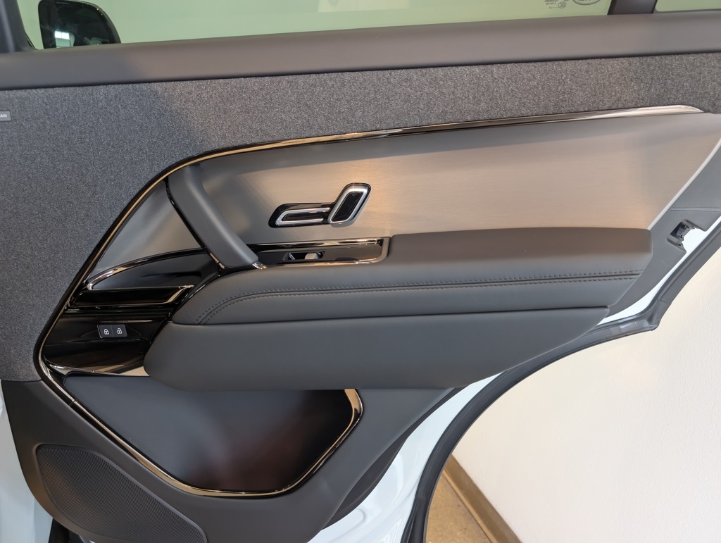 2025 Land Rover Range Rover Sport SE photo 20