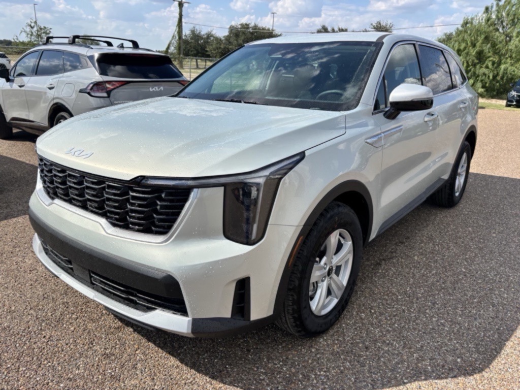 2026 Kia Sorento LX photo 3