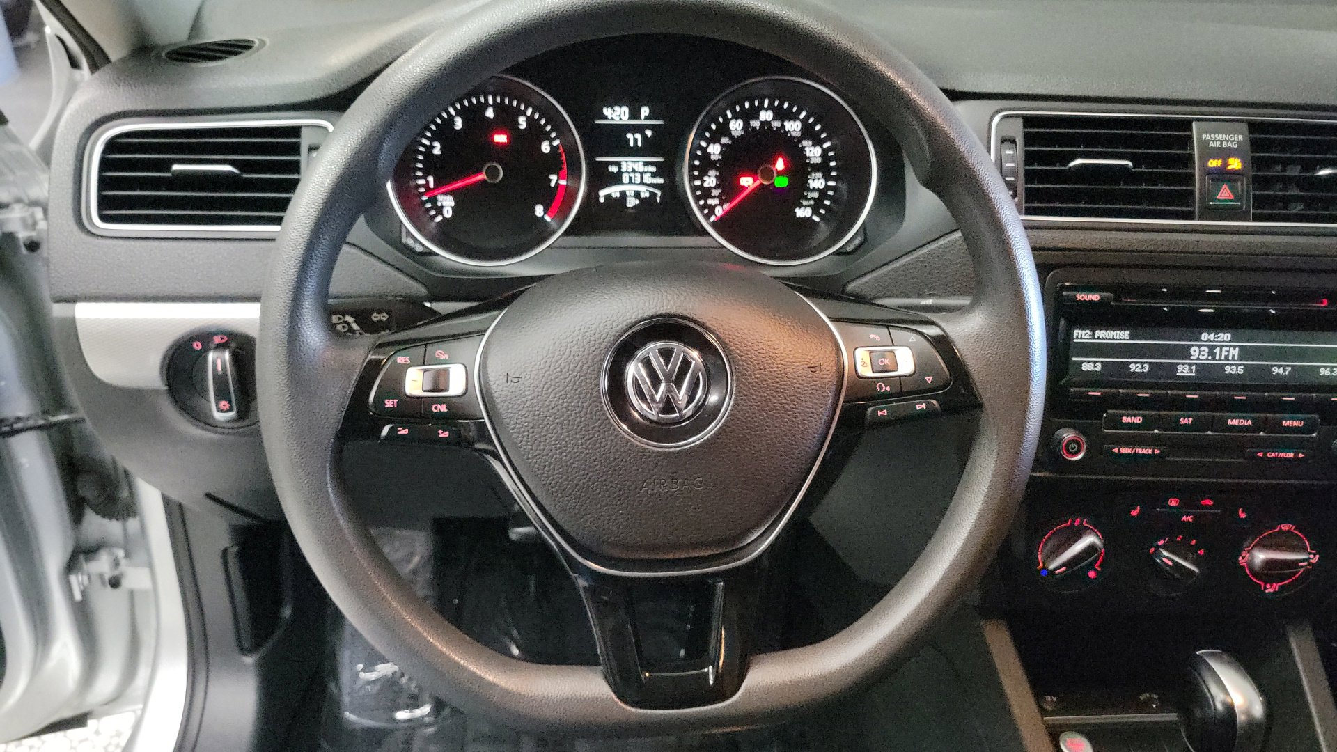 Used 2015 Reflex Silver Metallic Volkswagen 1.8T SE image 24