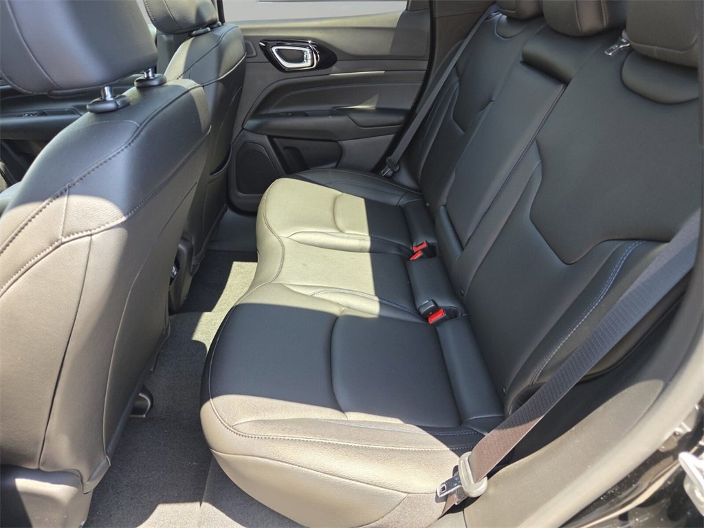 2025 Jeep Compass Limited photo 6