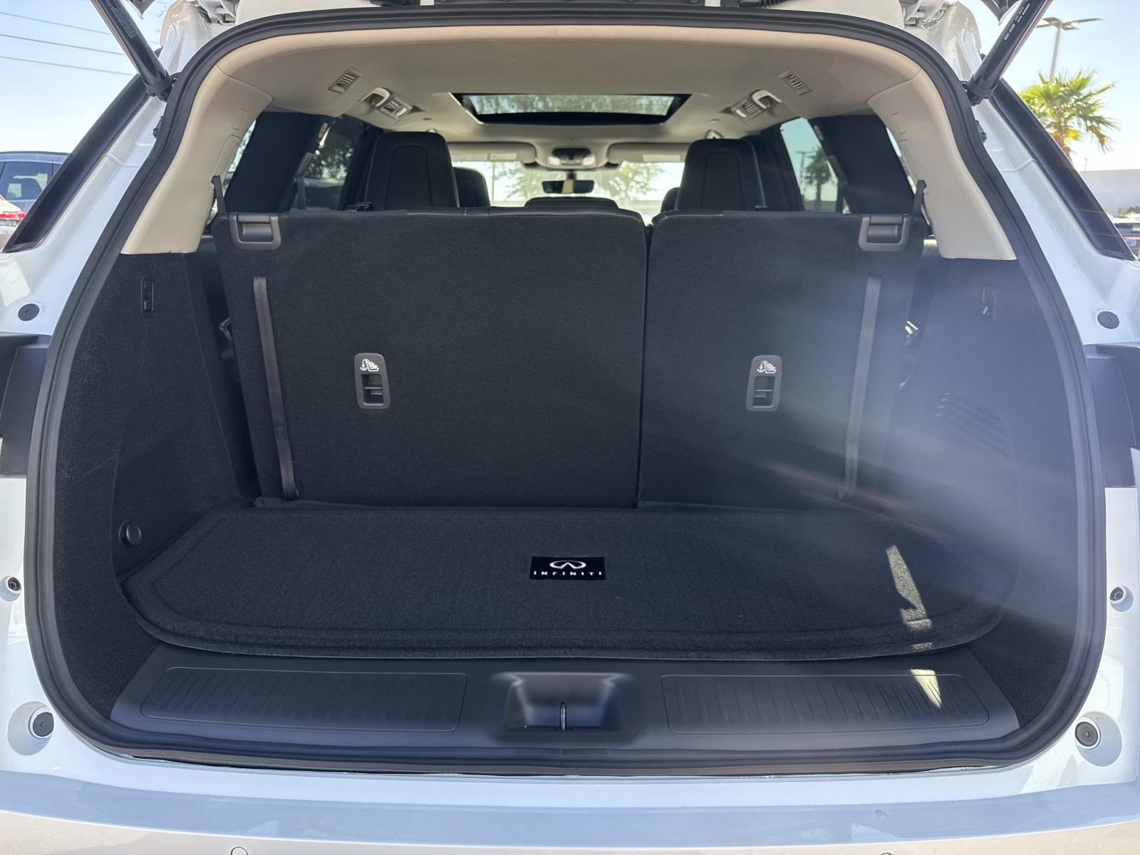 2026 Infiniti QX60 Luxe AWD photo 6