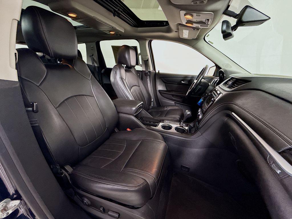 2016 Chevrolet Traverse LTZ photo 32