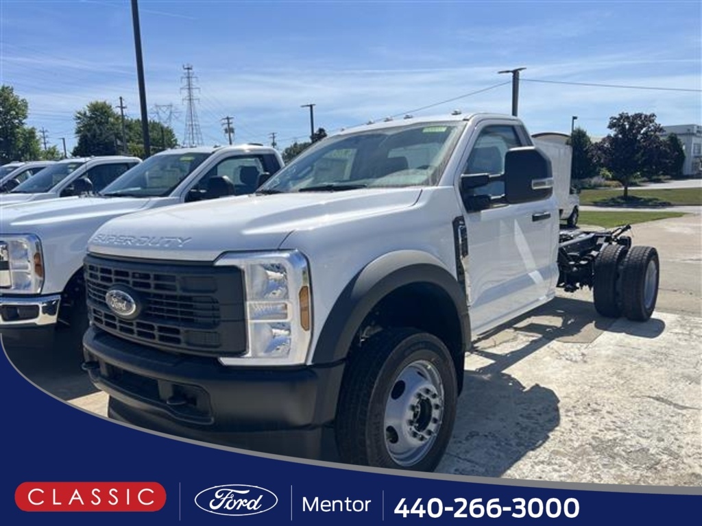2025 Ford F-550 Super Duty Chassis Cab XL's photo