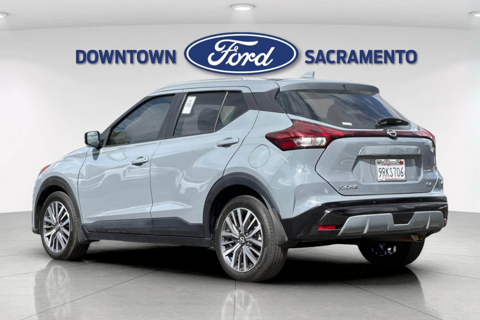 2022 Nissan Kicks SV photo 6