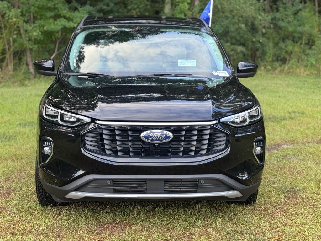 2023 Ford Escape Platinum photo 2