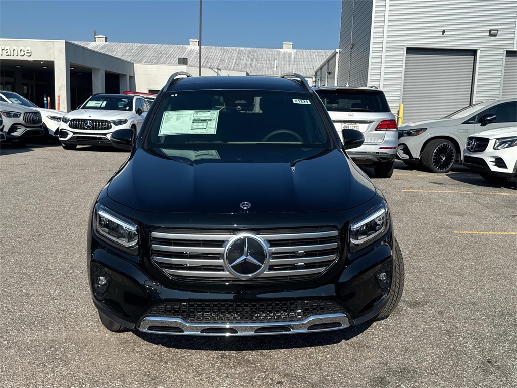 2026 Mercedes Benz GLB 250 4MATIC photo 2