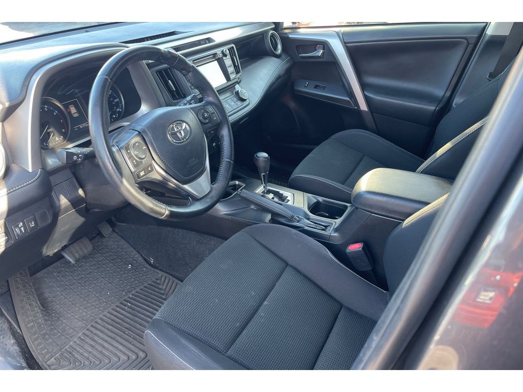 2017 Toyota RAV4 XLE photo 10