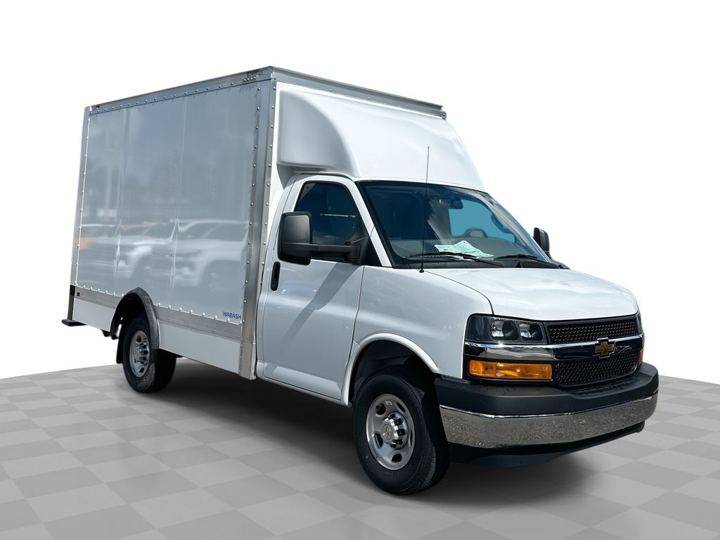 2025 Chevrolet Express Cutaway Base's photo