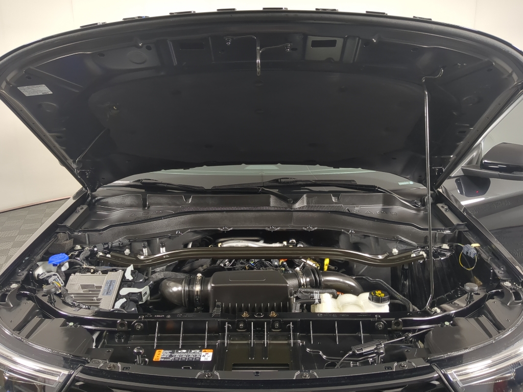 2023 Ford Explorer ST photo 26