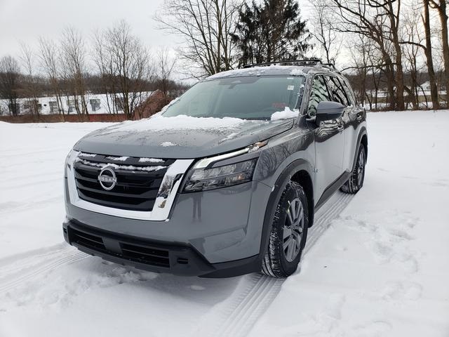 2025 Nissan Pathfinder SV photo 3