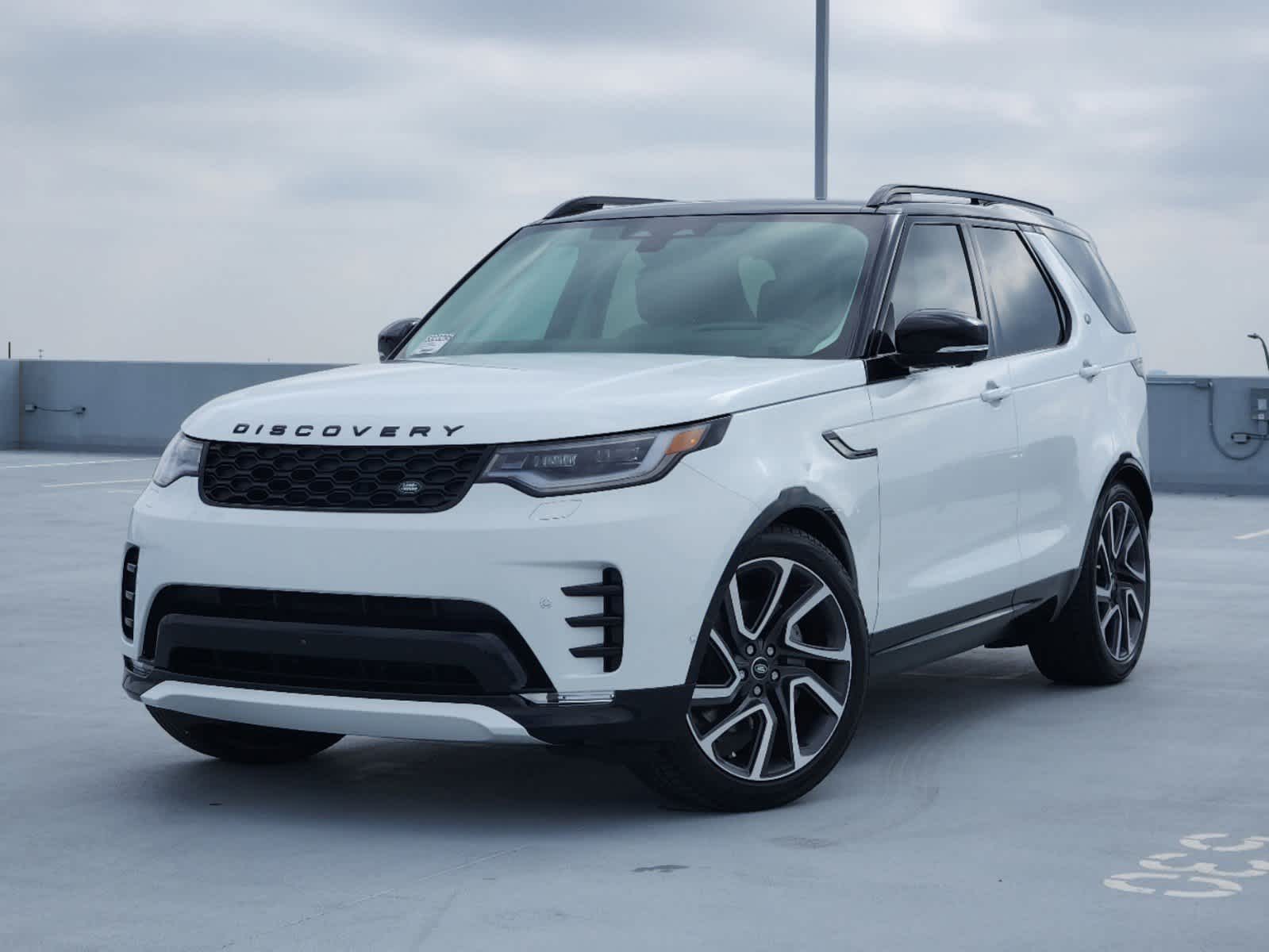 2025 Land Rover Discovery Dynamic SE
