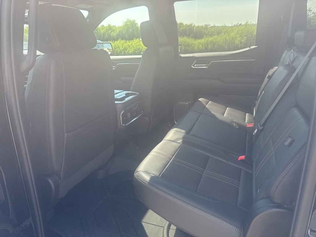 2024 Chevrolet Silverado 1500 High Country photo 12
