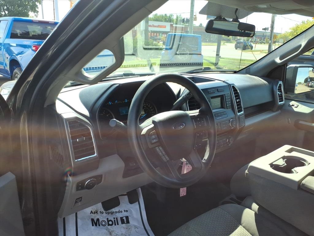 2015 Ford F-150 XLT photo 11